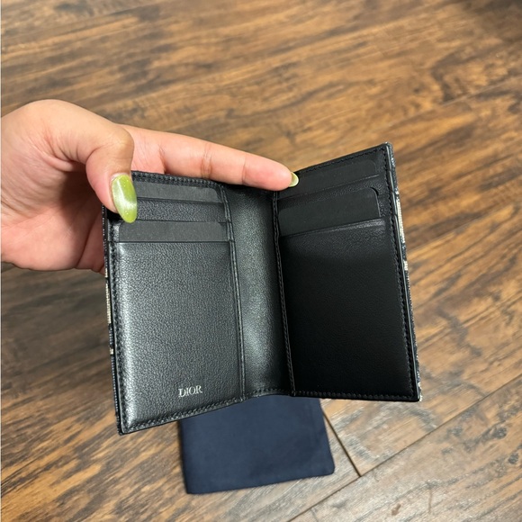 Dior Vertical Bifold Card Holder - Picture 3 of 8